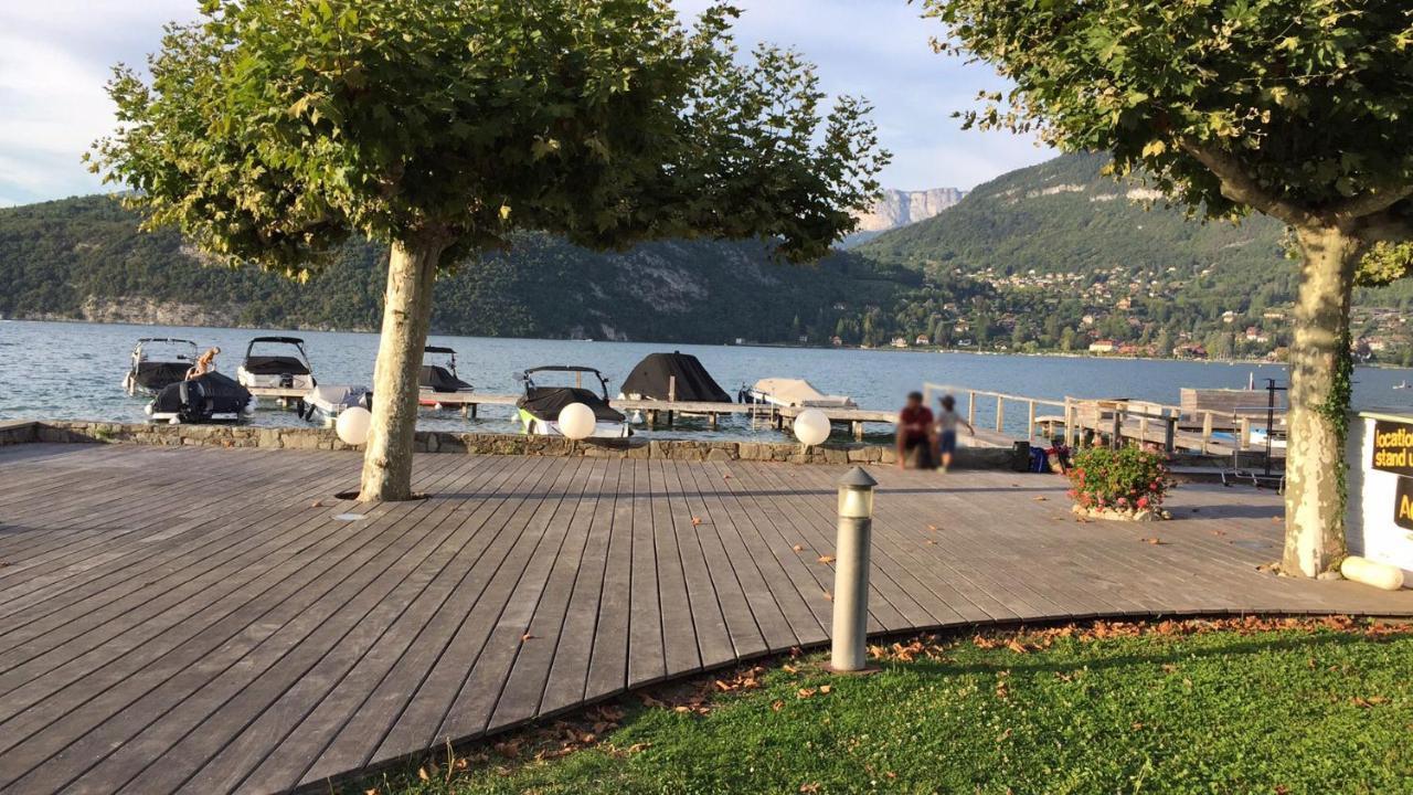 Studio Les Pieds Dans L'Eau Apartment Duingt Exterior photo